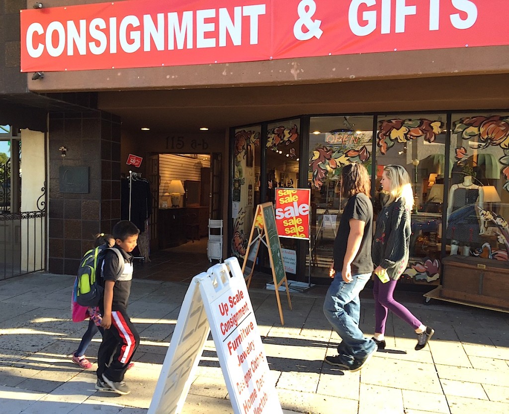 New2U Consignment Store from the outside.