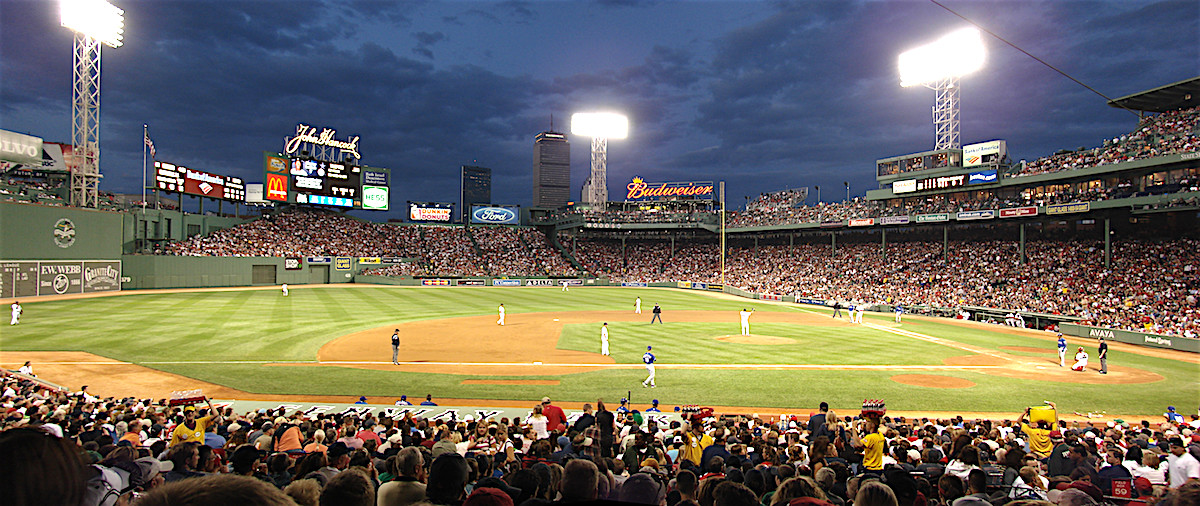 Boston Red Sox fan scales back of Green Monster, enters Fenway Park during  game vs. Yankees; now in police custody 